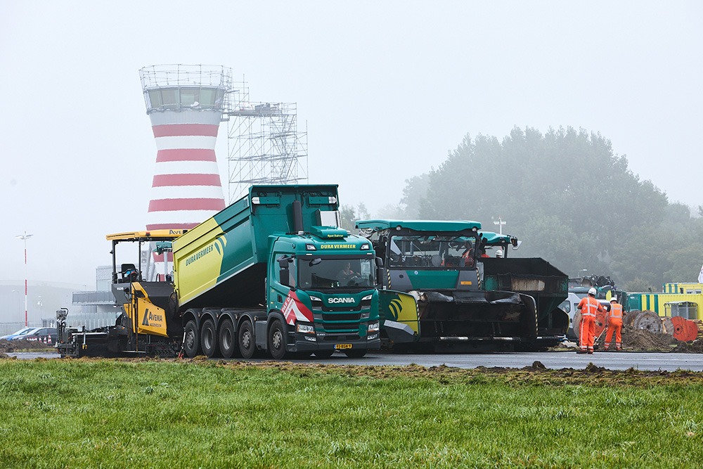 Bekijk de video: renovatiewerkzaamheden Lelystad Airport